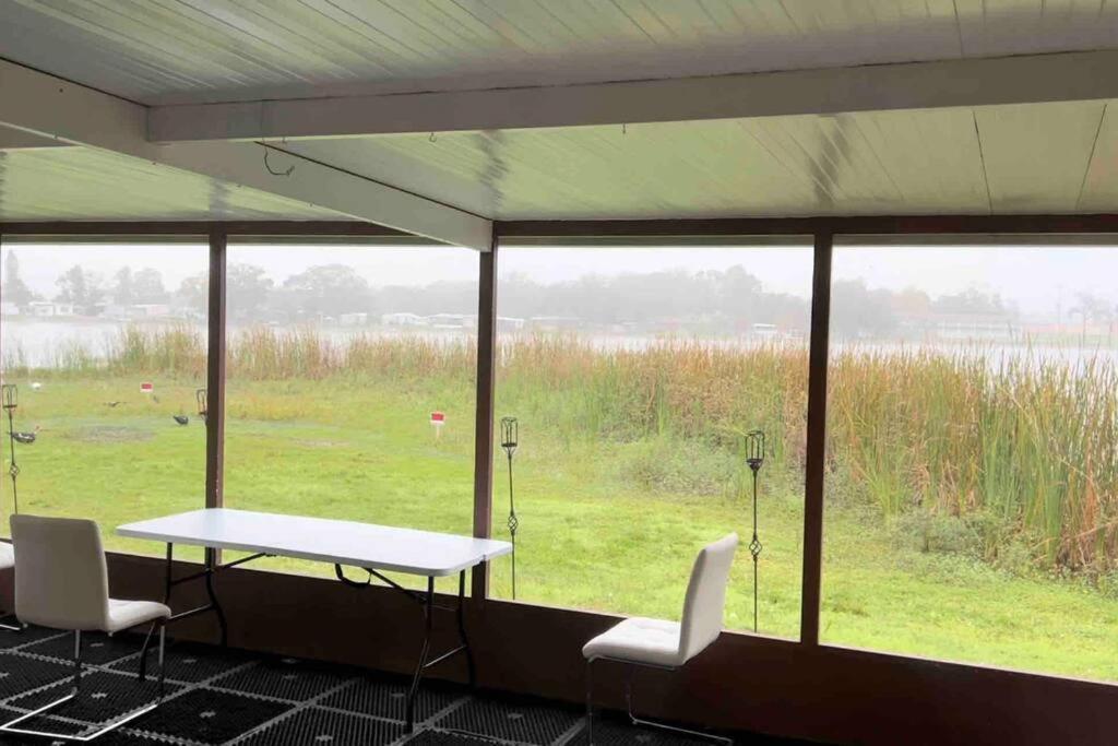 Lakeside Retreat - 3 Bedroom, 2 Bathroom House By The Lake Lakeland Buitenkant foto