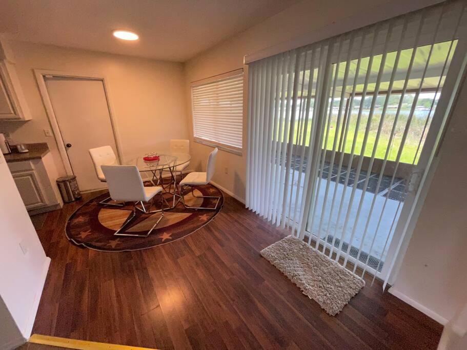 Lakeside Retreat - 3 Bedroom, 2 Bathroom House By The Lake Lakeland Buitenkant foto